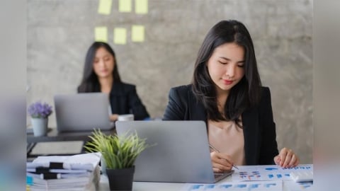 能力在線卻常被忽略？女生在職場最容易踩到7個形象盲點