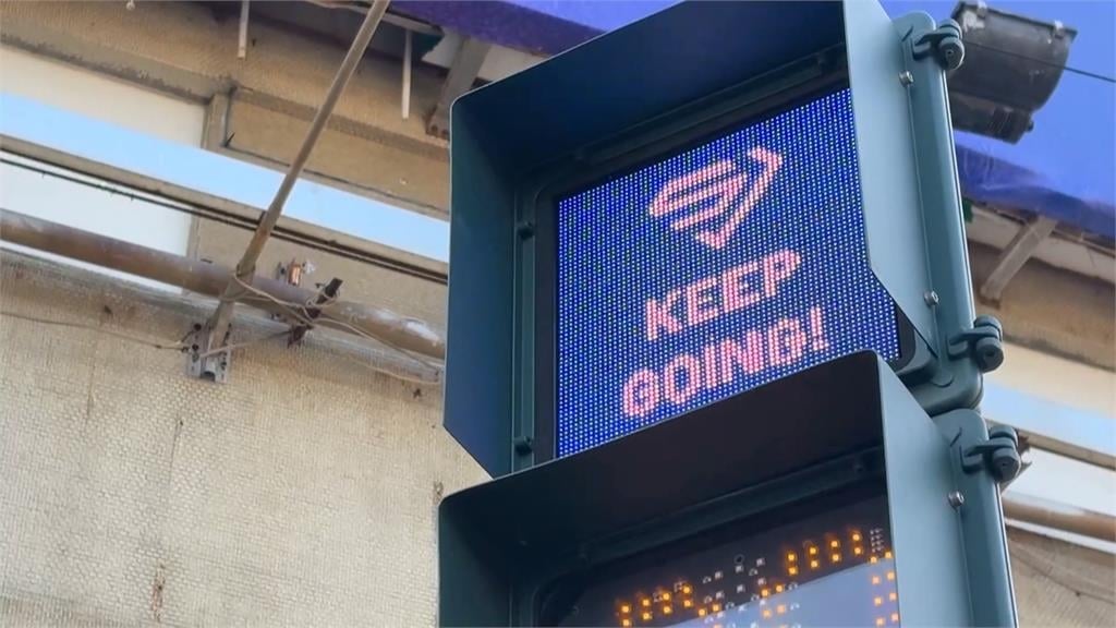 Ｓｕｐｅｒ　Ｊｕｎｉｏｒ高雄連唱3天　港都點亮藍色燈海應援