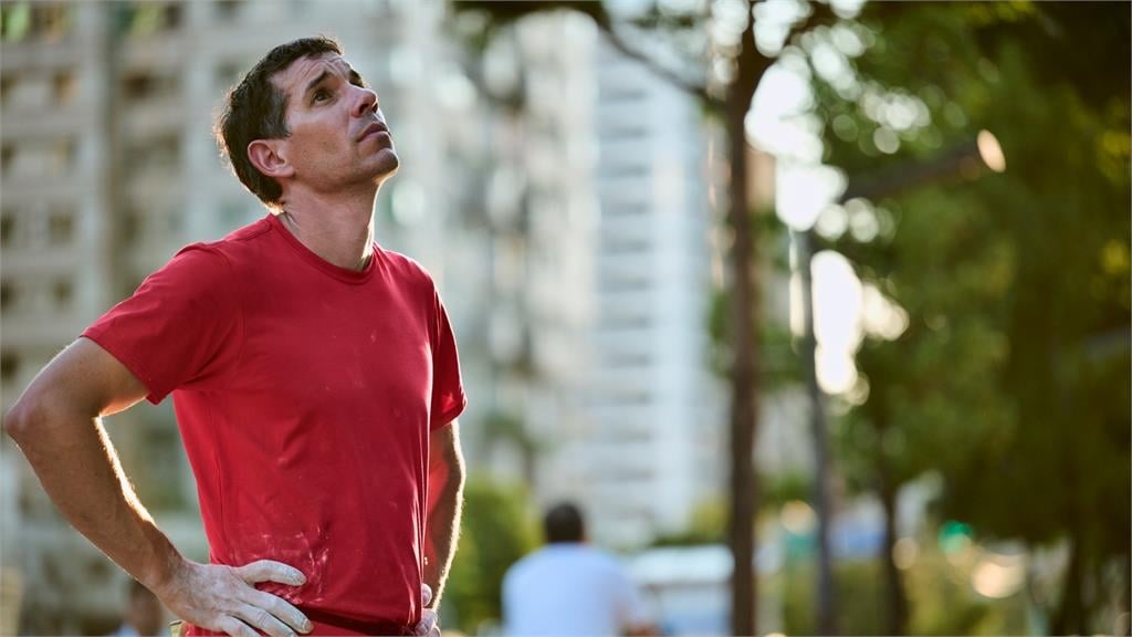 徒手攀台北101！高空「怎麼解決生理需求？」霍諾德揭1招：不然會引起公憤