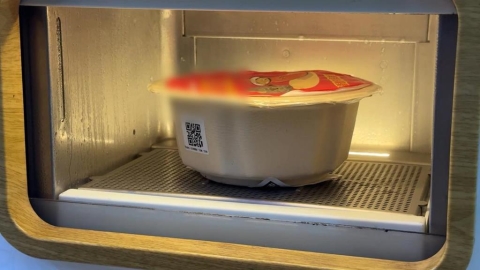 缺工潮！業者打造「無人餐廳」　AI機器人煮麵、調飲料