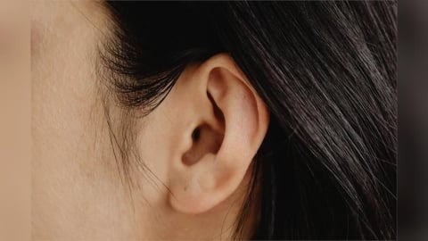 手腳冰冷好難受？   中醫教「揉耳朵」2分鐘暖全身