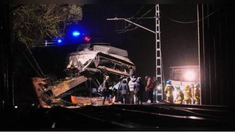 2天內第3起脫軌意外！西班牙通勤列車撞擋土牆　司機亡、逾37傷