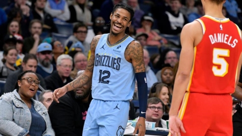 NBA(影)／明星控衛兩樣情！莫蘭特強拆「戴森吸塵器」、球三弟「拿磚塊砸籃框」