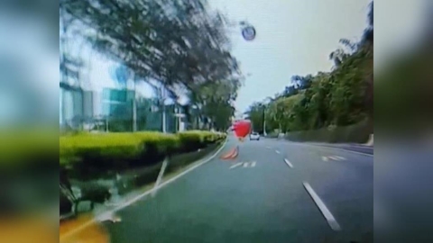 中國「赤化」統戰品？　簡體字巨球害險撞　軍憲警來關心