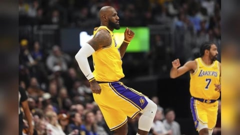 NBA(影)／是誰讓詹皇在球場上想比中指？原來在丹佛遇到老朋友差點「教壞小孩」