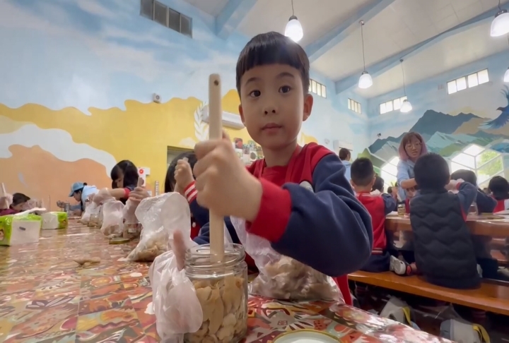 台東"千人蘿蔔季"月底登場 北市幼兒體驗拔蘿蔔