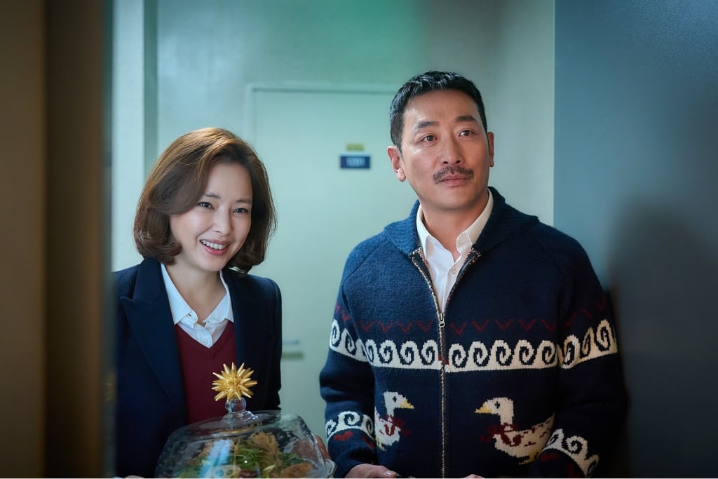 《四人行，不行》尺度狂飆挑戰夫妻極限　李荷妮懷孕拍雙人瑜伽驚傳摔傷 