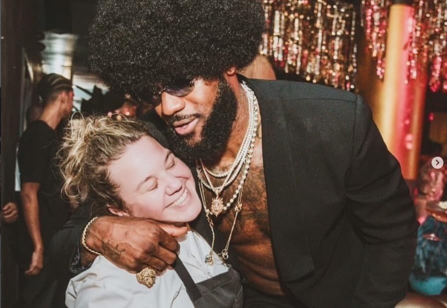 NBA／老詹不受謠言影響！當天還幫自己的私人廚師慶祝生日