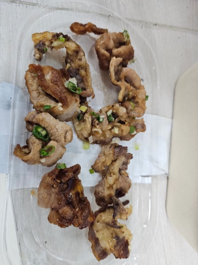 差太多!燒肉便當被抓包「肉量大縮水2/3」 集團致歉:改善流程