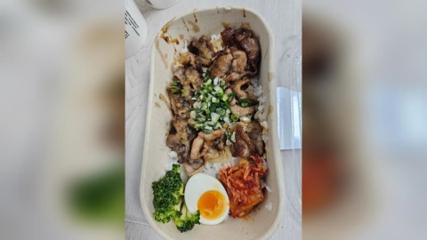 差太多！燒肉便當被抓包「肉量大縮水2/3」　集團致歉：改善流程