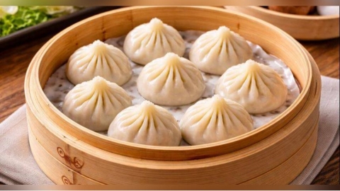 火鍋店自助吧驚見「生小籠包」!網友崩潰喊:誰把日本惡習帶來台灣