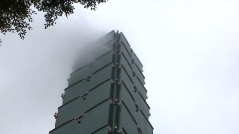 攀登101延至週日！Alex：尊重大自然　賈永婕PO文「史詩級活動值得等待」