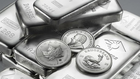 居高思危!銀價漲破100美元創新高 分析師:恐有明顯回檔