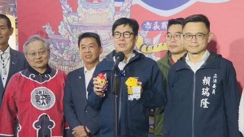 蜜柑站長聯名虎爺！高捷彩繪列車首航　陳其邁：帶來福氣也守護安全