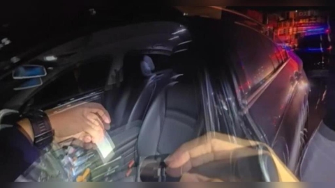 等紅燈占用機車停等區 警查駕駛涉攜毒加毒駕