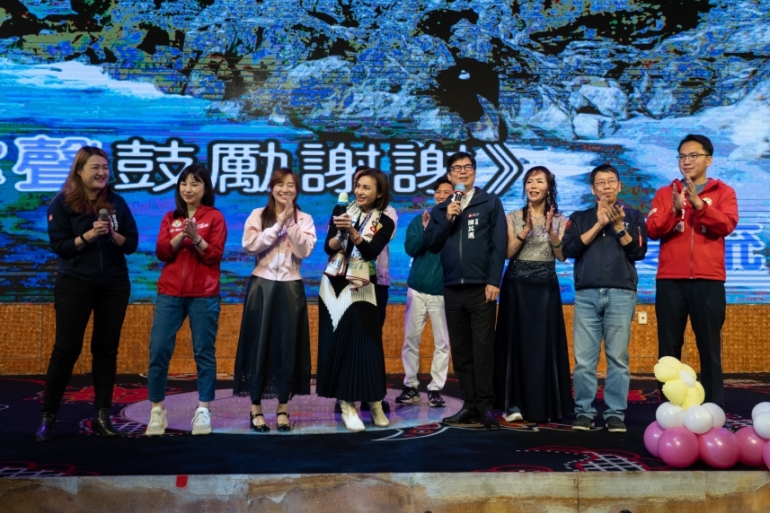 大高雄觀光商圈總會授證　陳其邁市長親頒證書