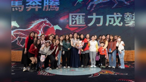 大高雄觀光商圈總會授證　陳其邁市長親頒證書