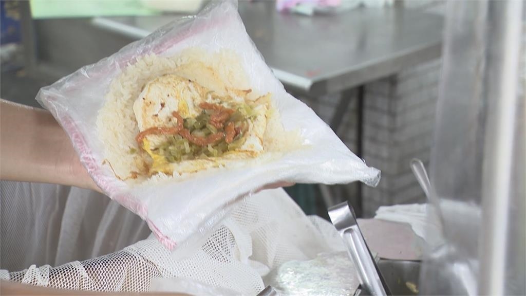 日本台式早餐店內「播這媒體」遭炎上！店家回應了：歡迎你來戰