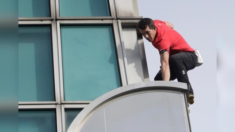 朝聖霍諾德壯舉她「蹲101窗台拍照」遭公審　道歉曝始末「1原因網送暖」