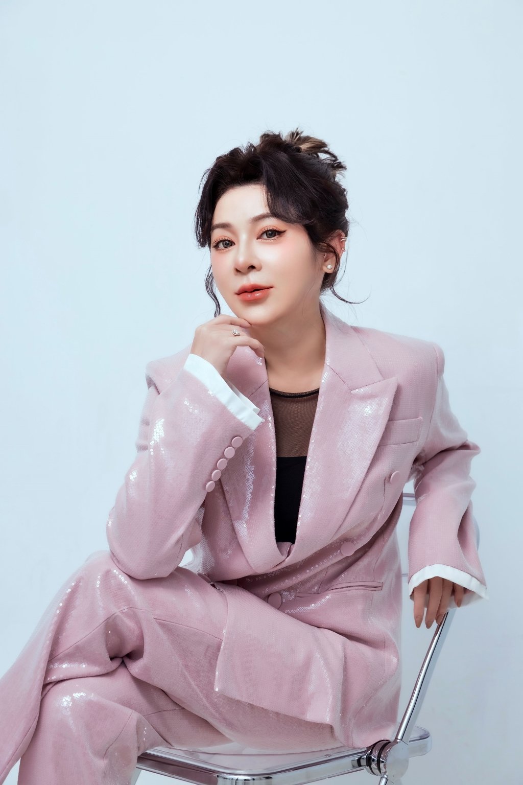 王彩樺嗨唱比基尼急速滑落！重憶「單手扶胸」畫面超尷尬：差點要拜天公