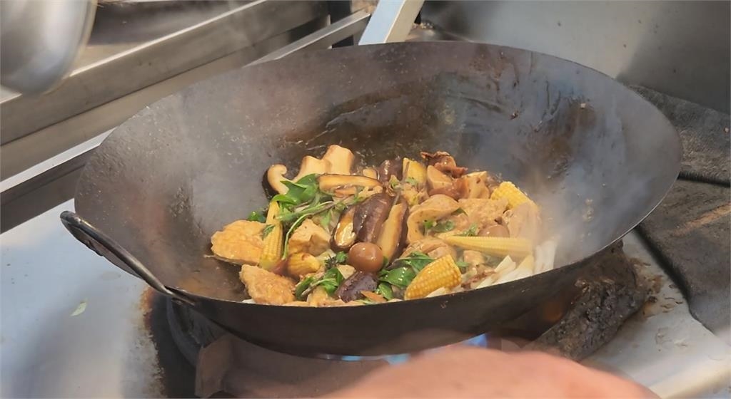 雲林這家滷味攤藝人也愛？　店家揭原因：怕客人候餐無聊