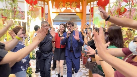 柯叔元.白家綺現身檳城掀暴動！　「阿松與阿暖」海外首宣傳　粉絲包圍搶拍照