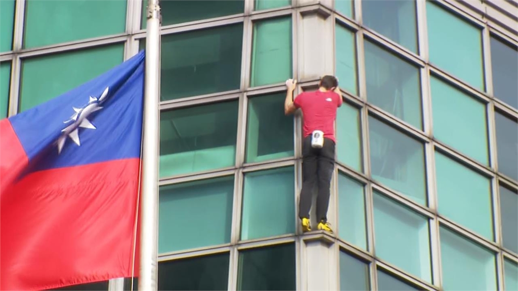 攀岩好手霍諾德登台北101,靠著99%植物飲食撐爆體力?