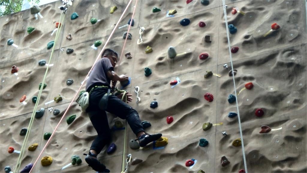 台版Alex搖籃！　彰化二水國中畢業門檻"攀岩15公尺登頂"