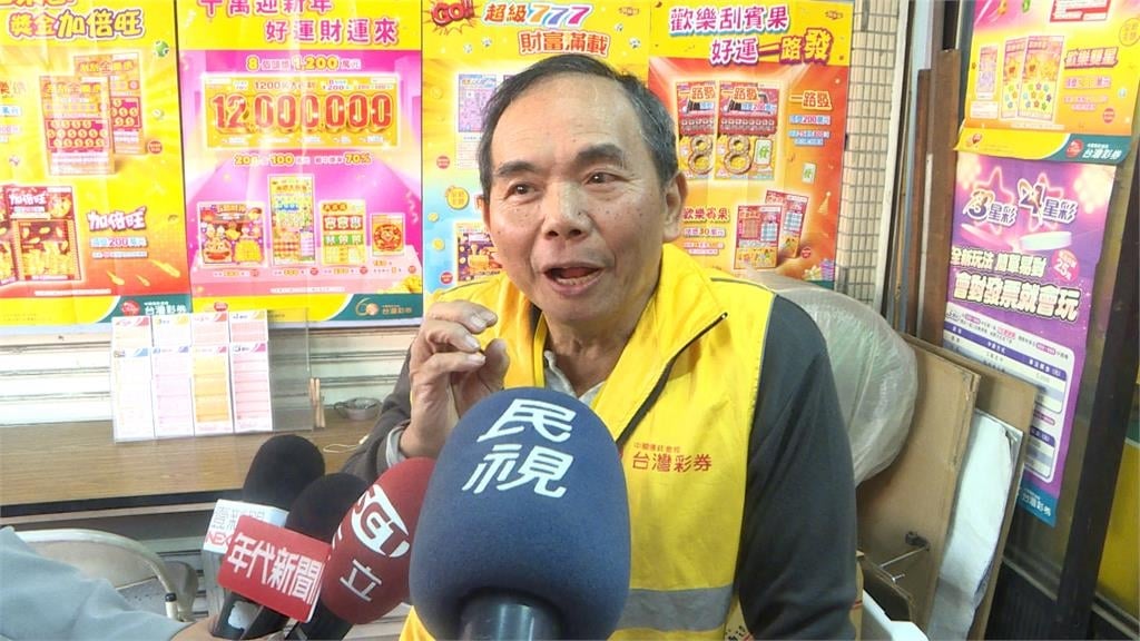 台中這間彩券行「鸚鵡展翅」大跳　當天顧客刮刮樂中百萬大紅包