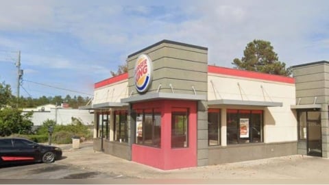 美漢堡王員工大亂鬥!同事亮槍「支援輸贏」5人全被逮 門市緊急徵才