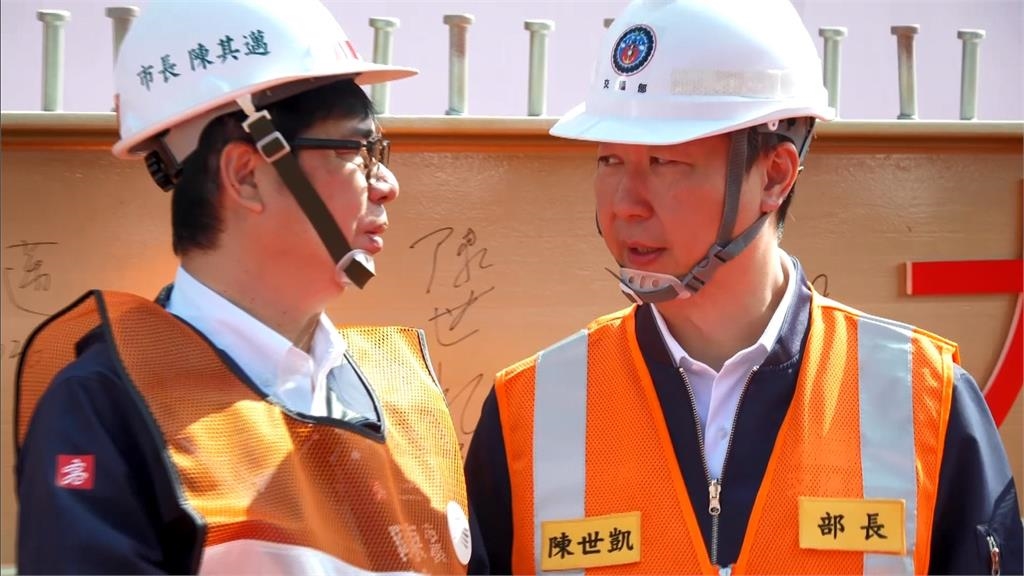 8月將迎接全新列車! 高鐵「新家」正式上梁