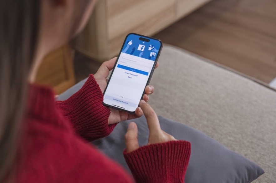 靜謐假期最大的特點就是「物理斷網」，當妳的手指不再習慣性地滑動螢幕翻看社群，妳會驚訝地發現，原來妳的專注力還在。圖/123RF圖庫