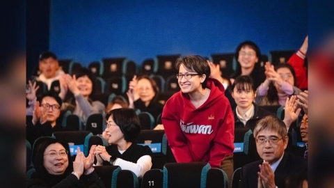 第8刷看到哭！蘇巧慧包場《冠軍之路》　神秘大咖現身全場暴動