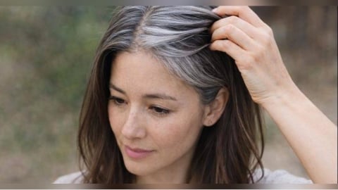 過40歲身體斷崖式下滑？她曝「5殘忍轉變」　一票人有感：睡醒就有老花