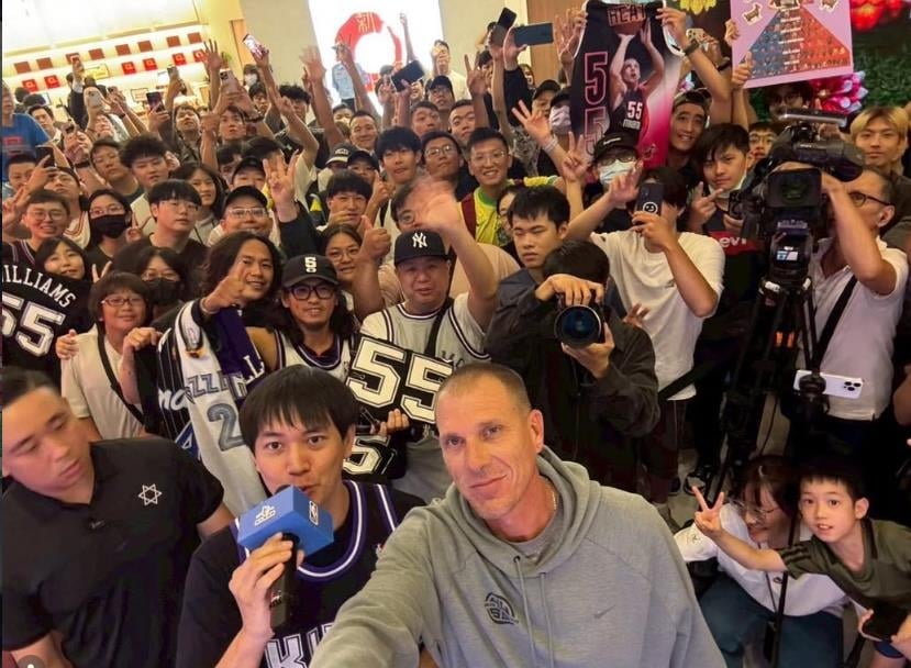 NBA(影)／「白色巧克力」原味球衣4百多萬高價賣出！本人超驚訝很想知道買主是誰