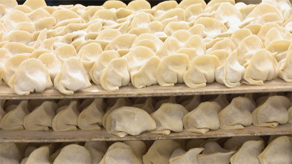 水餃不需「等水煮沸後」才下鍋！網曝「內行煮法」：皮更Q彈、不黏鍋