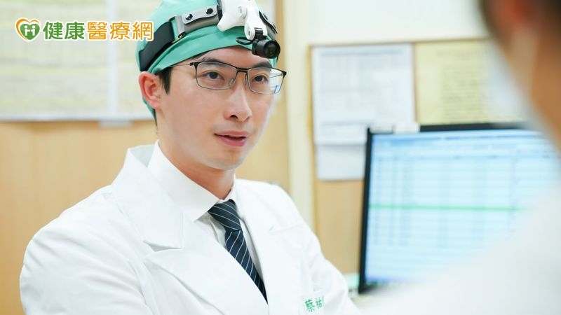 嚼檳榔多年口腔異常　55歲男及早手術避免癌變風險