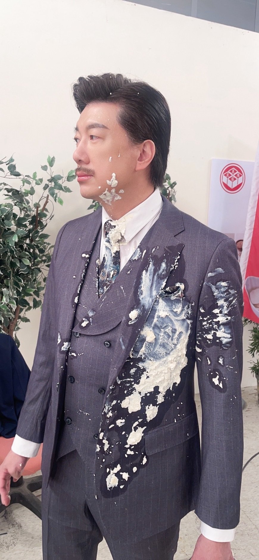 《豆腐媽媽》洪都拉斯「豆渣洗臉」吳皓昇!他不怕報應戲竟笑喊:超舒服