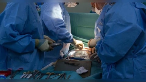 增大手術奪命？億萬富商猝逝手術台　驗屍大逆轉「醫師反遭判刑」