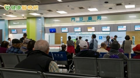 春節慢箋「提前14天領」！ 9天連假哪裡可看病？衛福部4措施防急診塞車