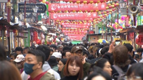 台北年貨大街正式開跑　迪化街湧人潮！部分年貨價漲