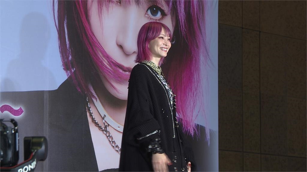 「鬼滅」紅蓮華原唱LiSA北車嗨唱　近3千人湧入竟遇警報器大響