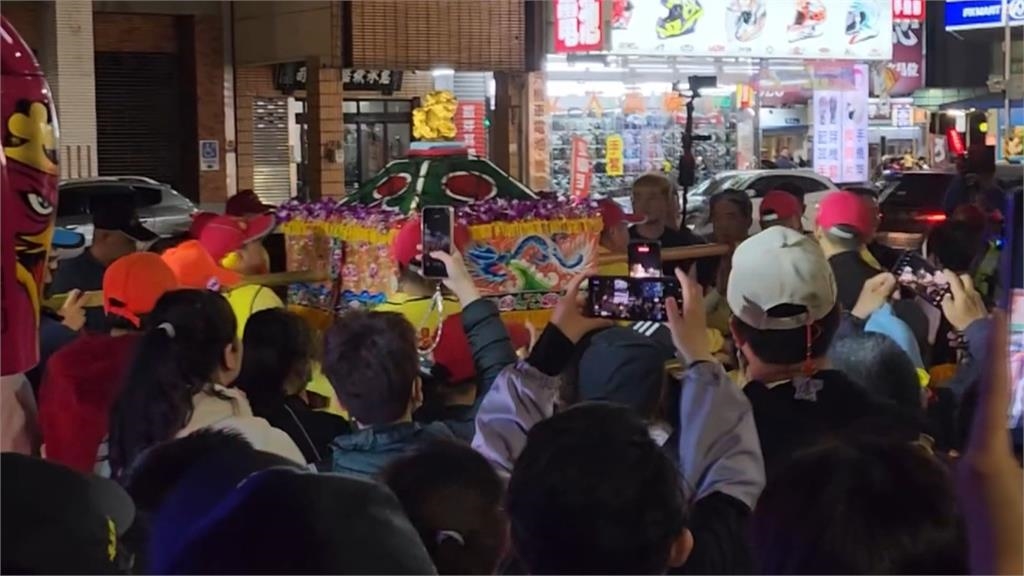 三媽同框！山邊媽、旱溪媽、大庄媽　合體逛大慶夜市