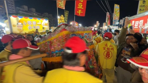 三媽同框！山邊媽、旱溪媽、大庄媽　合體逛大慶夜市