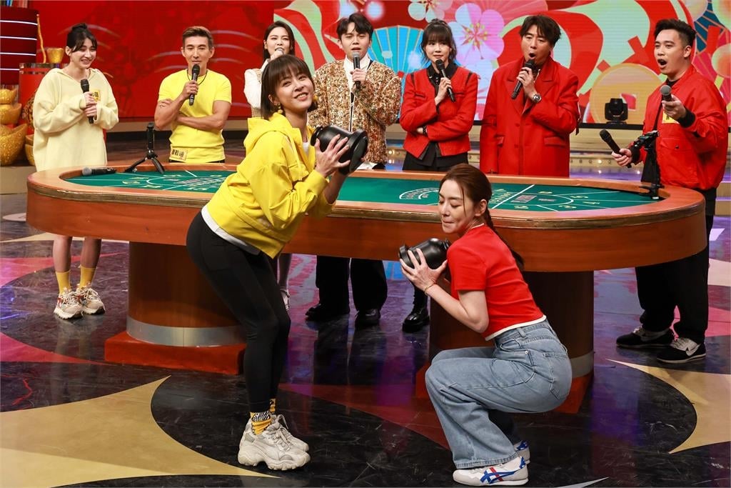 白家綺、嚴立婷「裸體丁字褲還圍個肚兜」人生首次豁出去！梁赫群被群壓怒喊「是誰」