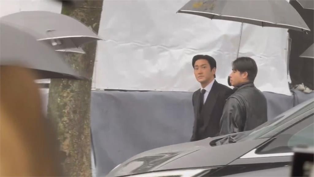 「大S逝世週年」半個演藝圈都來了！「Super Junior始源」低調現身會場