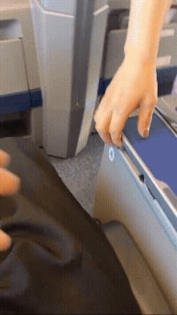 台男挑戰「摸空姐手手」!12秒畫面遭全網灌爆…賺飽流量再喊:實在太舒服