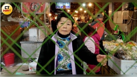 市場孤兒2／老年喪子隔代養小學孫　南門市場「雞捲姨」災後痛失飯碗哭了