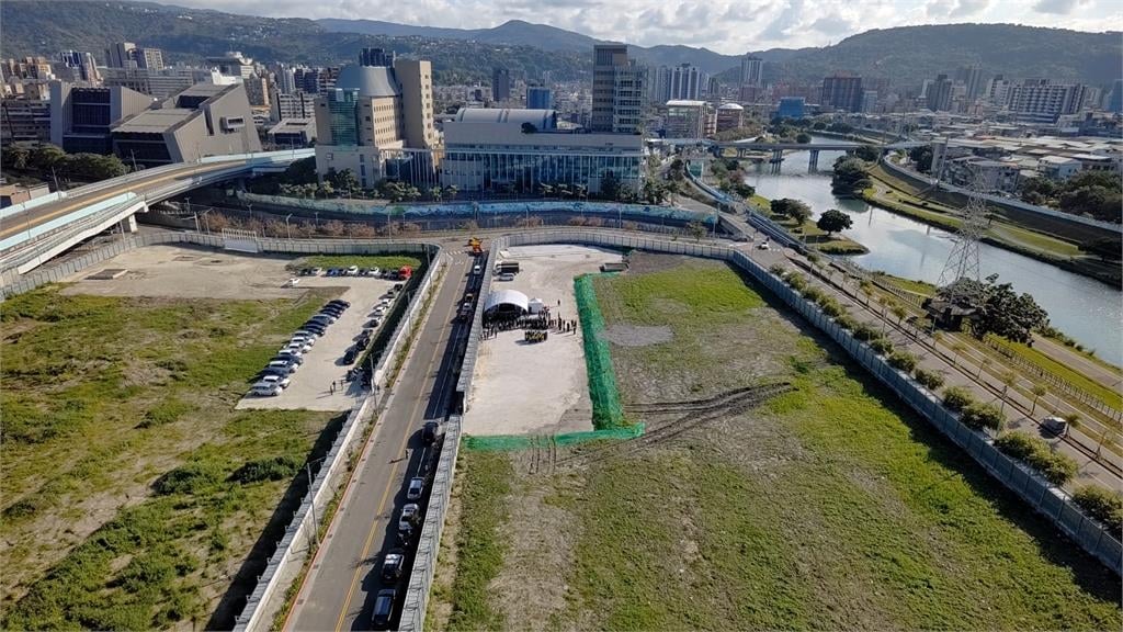 黃仁勳離台前拋喜訊！　預告下次來台「展示北市科全新大樓」