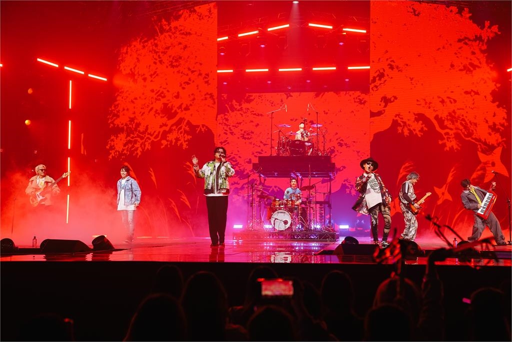 徐懷鈺攜手「橘色惡魔」登《WE ARE》!FLOW合體冰球樂團飆唱「火影」神曲